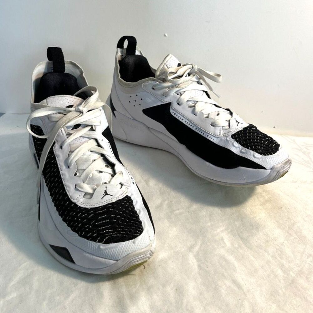 Nike Air Jordan Luca DQ6537-107 Youth SZ 6-1/2 Basketball Sneakers